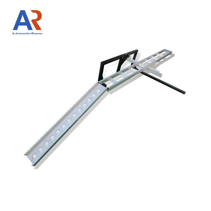 Rampe d'attelage pour moto tout-terrain